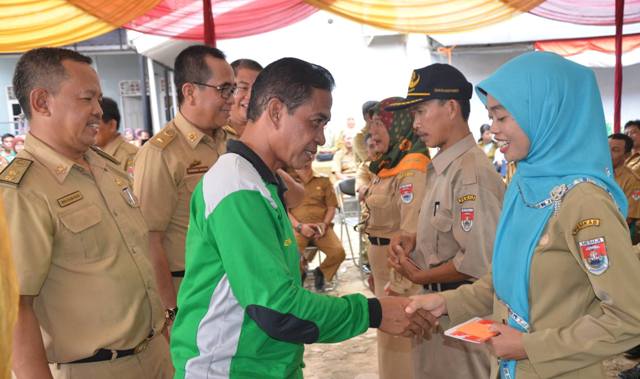 Guru PNS Non Sertifikasi Terima Tambahan Penghasilan - Perwira Angkatan Darat