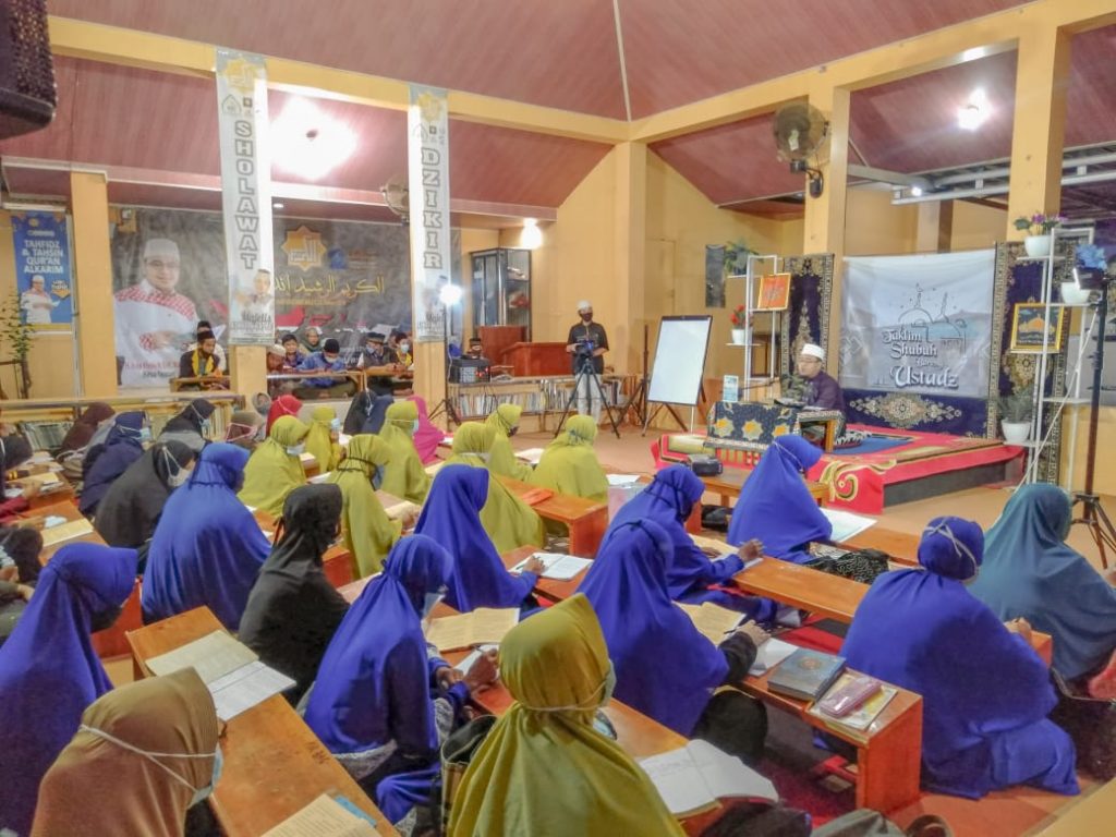 Yayasan Al Karim Rasyid Indonesia Adakan Kegiatan Taklim Subuh Bareng Ustadz