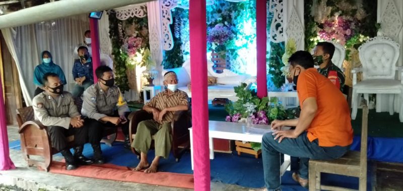 Babinsa dan Satgas covid Verifikasi Hajatan Warga