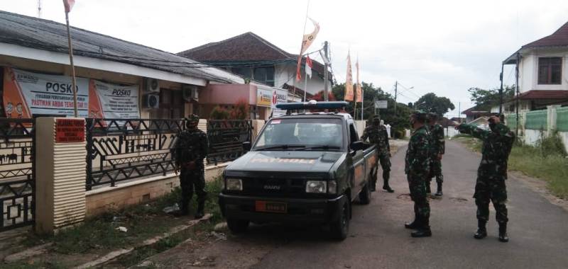 Personel Kodim 0410/KBL melakukan patroli Kamtibmas
