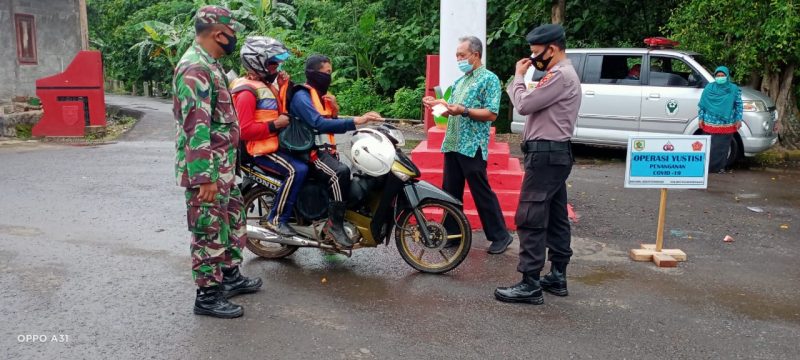 Berlakukan PPKM, Anggota Gabungan Kecamatan Nguntoronadi Semakin Gencar Gelar Operasi Protkes