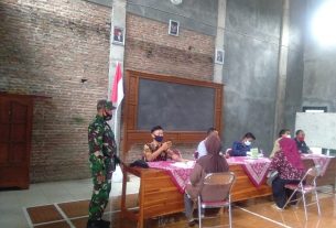 Kapten Inf Budi Utama : Anggota Babinsa Kawal Distribusi BST Masing-Masing Desa Binaan