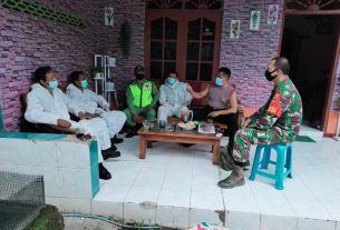 Sinergitas Babinsa, Babinkamtibmas dan Linmas Kelurahan Mojosongo Dalam Penyemprotan Desinfektan