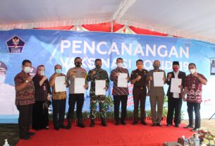 10 Tokoh Kabupaten Wonogiri Mendapat Vaksinasi Perdana