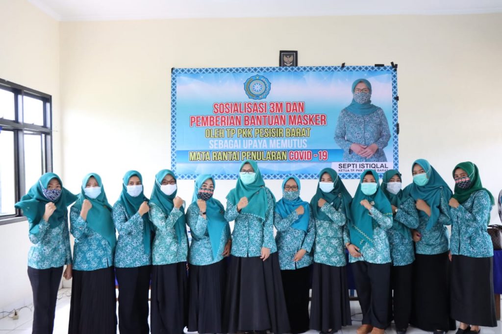 Ketua TP. PKK Pesisir Barat Tak Henti cegah Covid-19 dengan sosialisasi 3M