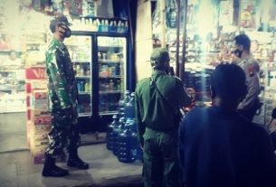Patroli Malam Oleh Anggota TNI-Polri Jatisrono Dalam Penerapan PPKM