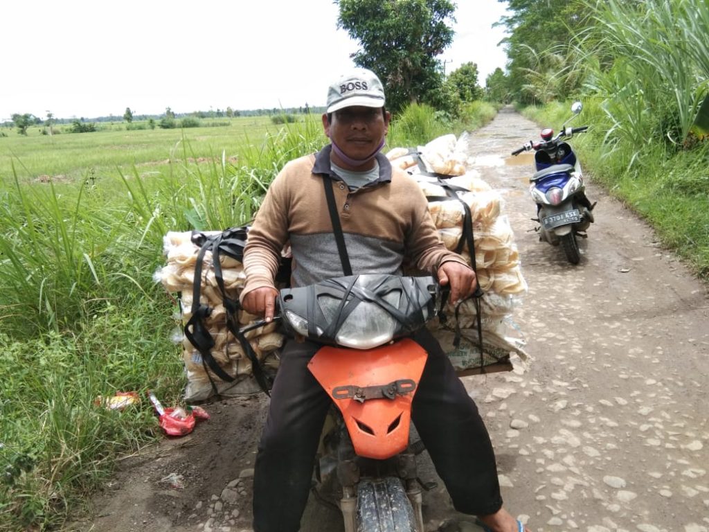 Jalan Bak Kolam Lele Warga Pekon Tanjung Agung Harapkan Perbaikan