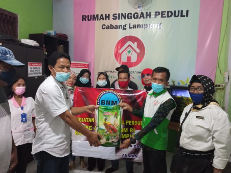 DPC BNM RI Kota Bandar Lampung Memberikan Tali asih untuk Dirumah singgah