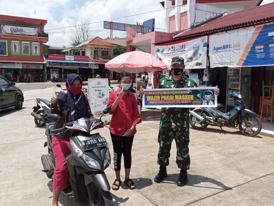 TNI-Polri Jatiroto Galakkan Protkes, Dari Cegat Warga Di Jalan Sampai Datangi Satu Persatu Kios Pertokoan