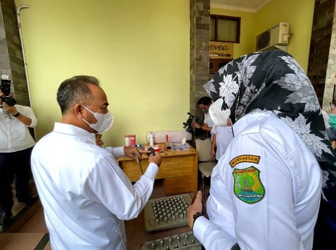 Kembangkan Hilirisasi Produk Lateks, Sekda Muba Datangi Puslit Karet Sembawa