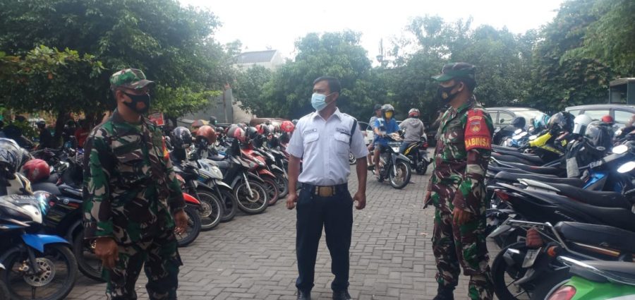 Serka Saring Laksanakan Penerapan PPKM di Pasar Burung Depok Surakarta