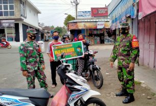 Danramil 21/Bulukerto : Tumbuhkan Kesadaran Warga Terapkan Protkes, Anggota Koramil Rutin Laksanakan Patroli