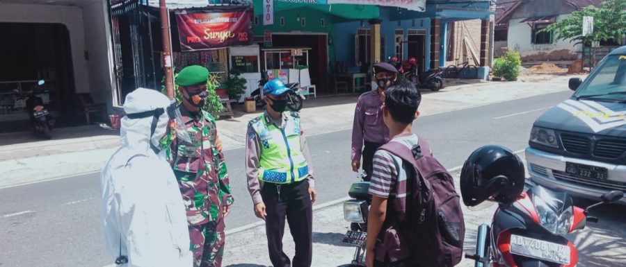 Ajak Warga Peduli Protkes, TNI-Polri Dan Pemerintah Kecamatan Jatisrono Rutin Gelar Operasi Gakplin