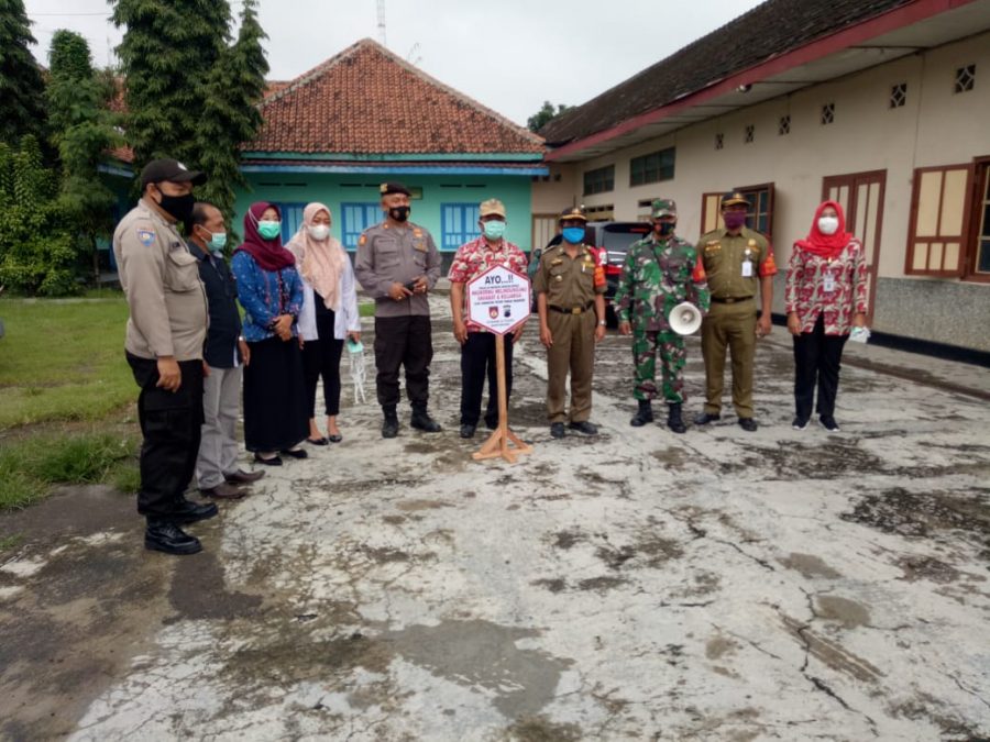 Gencarkan Penerapan Prokes Tim Satgas Datangi Pasar Ketaon