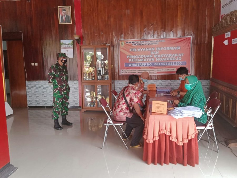 685 KPM Di Tiga Desa Datangi Pendopo Kecamatan Terima BST