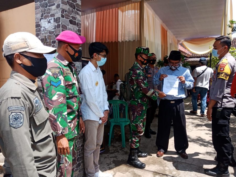 Serda Fadli bersama dengan Tim 3 Gugus Tugas Penanganan Covid-19 menyambangi lokasi hajatan