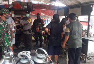 Patroli Bersama Sekaligus Bagi Masker Gratis