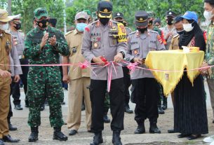 Kapolres Tulang Bawang Barat beserta jajaran forkopimda Launching Kampung Tangguh Nusantara