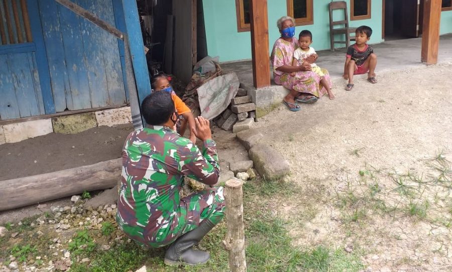 TMMD 110 Tambakrejo, TNI Bojonegoro Anjangsana Ke Rumah Lasmi