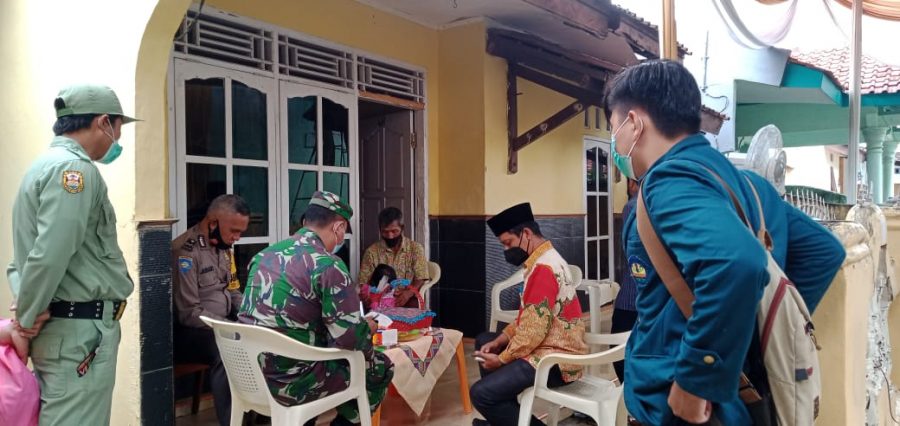 Peltu Joko Pandoyo menyambangi warga Kelurahan Rajabasa