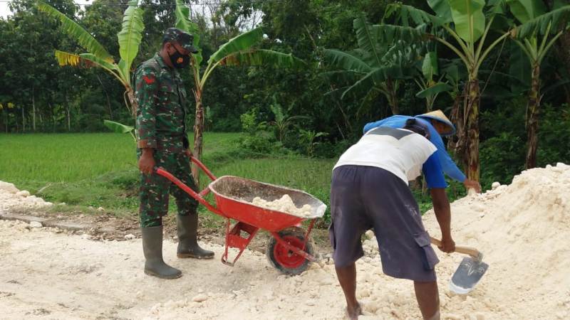 Penurunan Material Selesai, Satgas TMMD 110 Bojonegoro Langsung Kerjakan