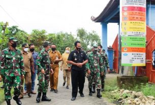 Dandim Bojonegoro Dampingi Danrem 082/CPYJ Kunjungi Lokasi TMMD 110 Tambakrejo