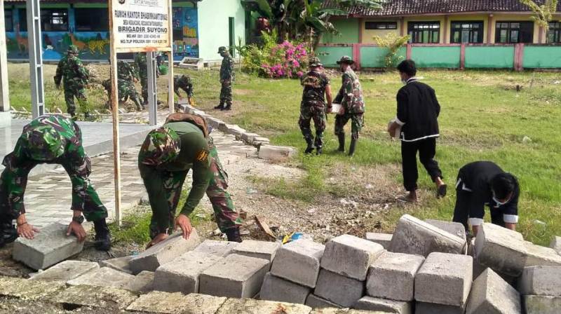 Soliditas TNI-Rakyat Jelang Pembukaan TMMD 110 Tambakrejo Bojonegoro