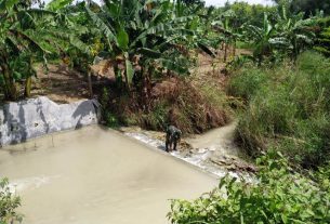 TMMD 110 Bojonegoro, Anggota TNI Cek Pekerjaan Normalisasi Sungai Nglambangan