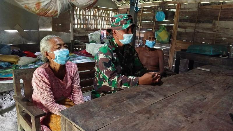 TMMD 110 Kodim Bojonegoro, Warga Rentan Dapat Masker