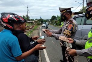 Tujuh Puluh Pelanggar Masker Ditindak Satgas Covid Tanggamus di Jalinbar Kotim