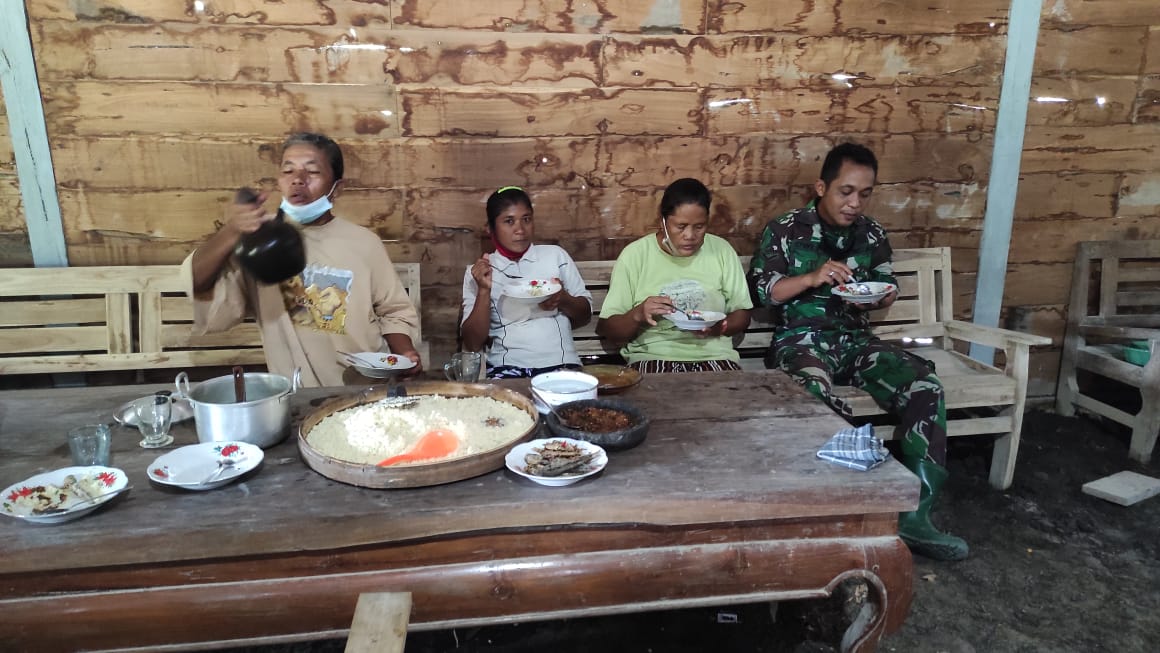 Kuliner Nasi Jagung DiLokasi TMMD 110 Bojonegoro Digemari Anggota Satgas