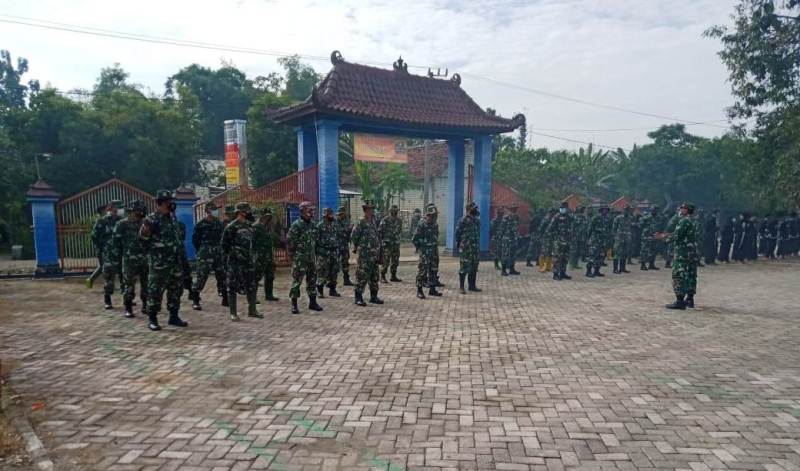 Persiapan Sambut Pangdam V Brawijaya, TNI Kumpul Dan Bersih-Bersih Dilokasi TMMD 110 Bojonegoro