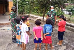 Satgas TMMD 110 Bojonegoro Melakukan Komsos Bersama Anak-anak Jatimulyo
