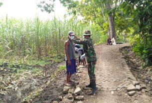 Satgas TMMD 110 Kodim Bojonegoro Himbau Warga Desa Jatimulyo Disiplin dan Patuhi Prokes