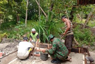 Dukung Program ODF, Satgas TMMD 110 Bojonegoro Bantu Warga Bikin WC