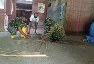 Pengrajin Sangkar Ayam, Didatangi Satgas TMMD 110 Bojonegoro