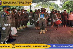 Anggota Satpol PP Muba Ikuti Upacara Pelepasan Jenaza Drs H Madani Senen