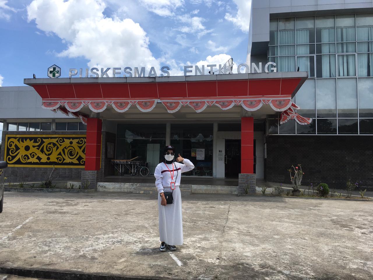 Bersama 22 Volunteer se Indonesia, Mahasiswi TI Ikuti Kegiatan Sosial Seminggu di Entikong
