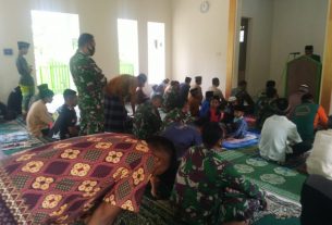 Pasiter : Jalin Silaturahmi Satgas TMMD Dengan Warga Melalui Shalat Berjamaah