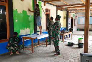 Danramil Tambakrejo Bojonegoro Turut Kerja Bakti Pengecatan Balai Desa Jatimulyo