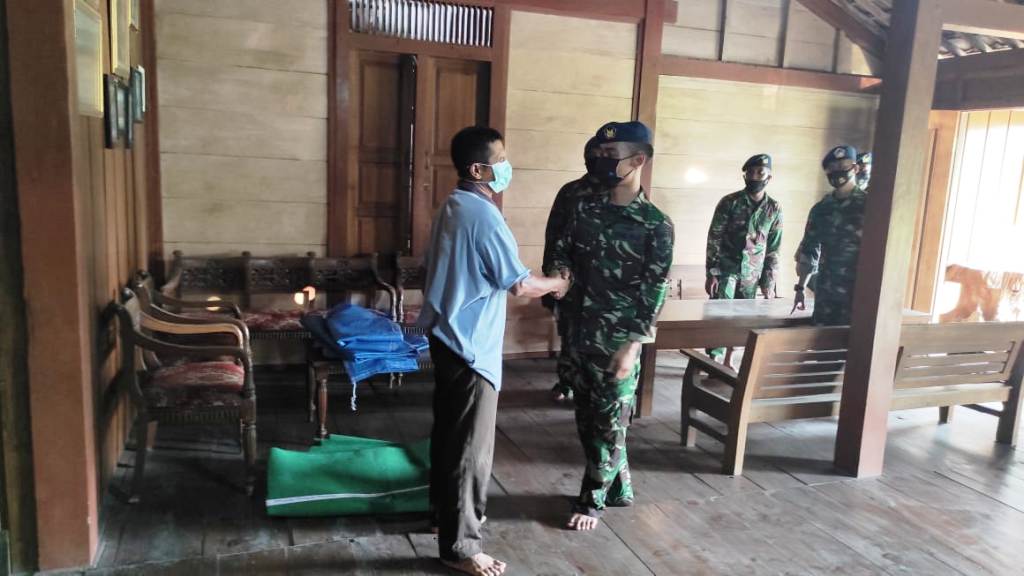 Satgas Bermukim Dirumah Warga Sekitar Lokasi Sasaran TMMD 110 Bojonegoro