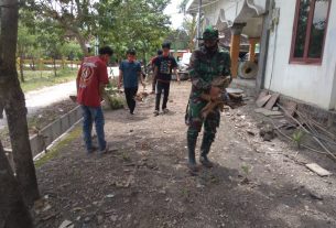 Satgas TMMD 110 Bojonegoro Melaksanakan Karya Bhakti Di Masjid Nurul Huda