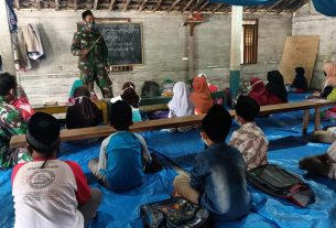 Anggota Satgas TMMD 110 Bojonegoro Mengajar Ngaji Di TPQ Dusun Nglambangan