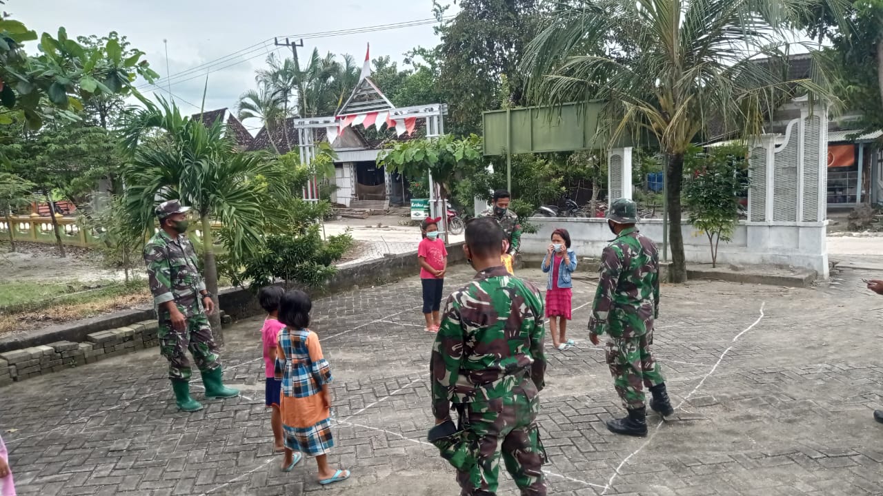 TMMD 110 Bojonegoro, Satgas Ajari Siswa Jatimulyo Bermain Gobak Sodor