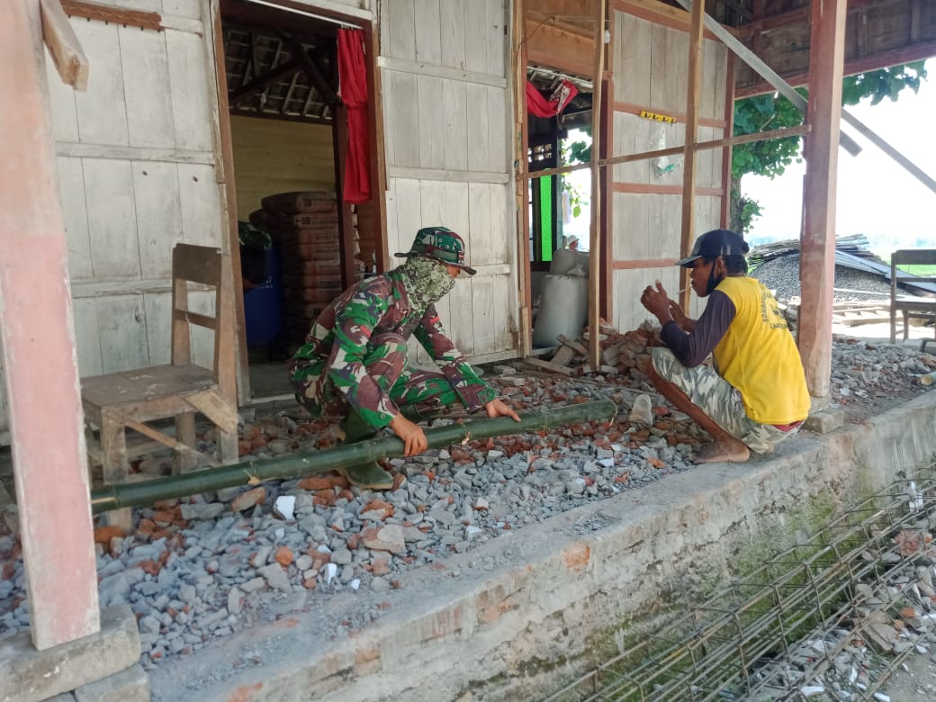TMMD 110 Bojonegoro, Satgas Bangun Rumah Tarsani Warga Ngrancang