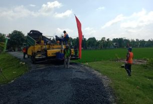 Alat Berat Datang, Jalan Program TMMD 110 Bojonegoro Segera Diaspal