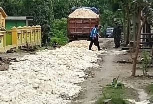 Pengangkutan Material Bangunan Untuk Program TMMD 110 Bojonegoro Terus Di Genjot