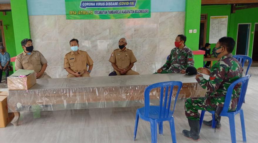 Bersama Dinas Perpustakaan, Satgas TMMD 110 Bojonegoro Siapkan 500 Buku Bacaan