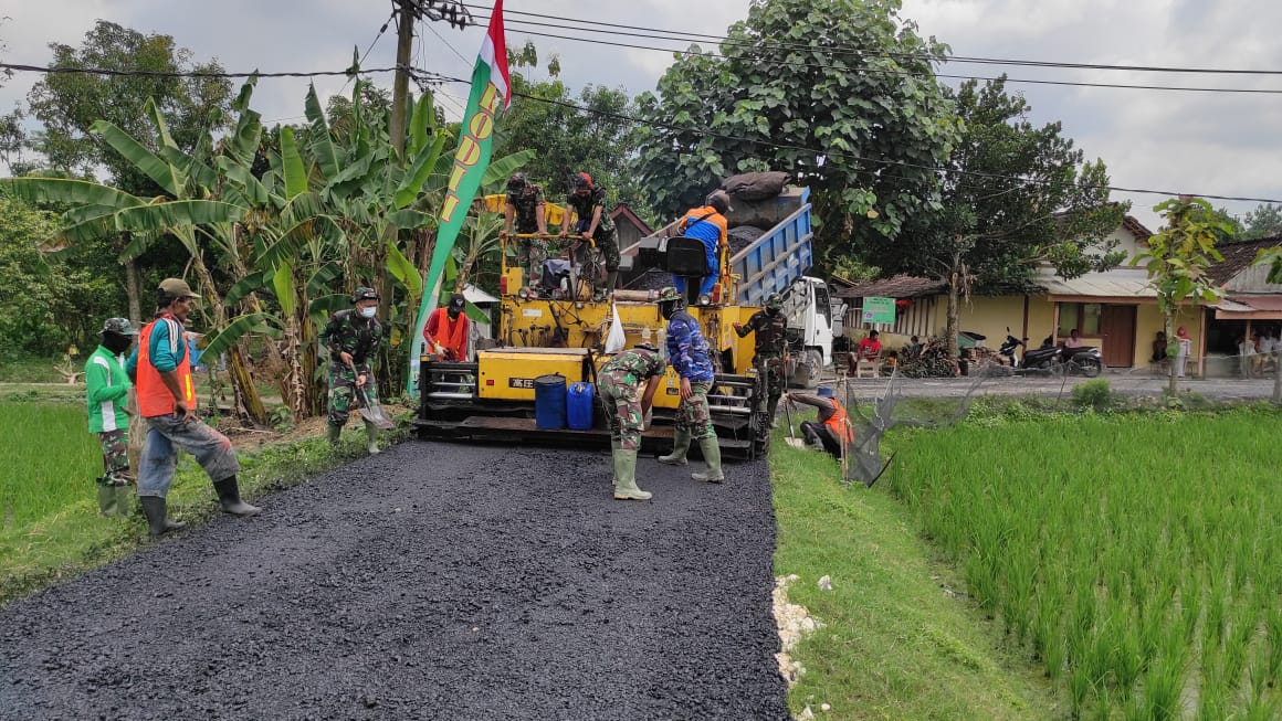 Siapkan Peralatan, Satgas TMMD 110 Bojonegoro Kerjakan Rumah Tak Layak Huni