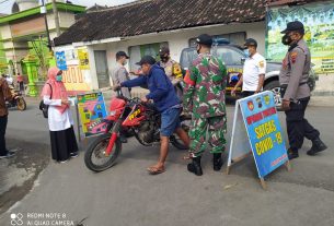 Aparat Gabungan Kec. Baki laksanakan operasi yustisi di depan Masjid Al-Aqso Desa Purbayan